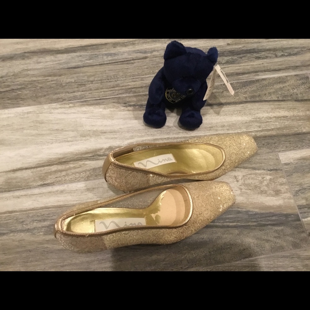 Women’s 6 1/2 Gold Dress Shoes